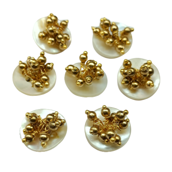 Sea Shell (Mother of Pearl) with moti (pearls) hand made Buttons Sea Shell (Mother of Pearl) with moti (pearls) hand made Buttons