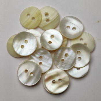 natural river Shell (Mother of Pearl) Buttons natural river Shell (Mother of Pearl) Buttons